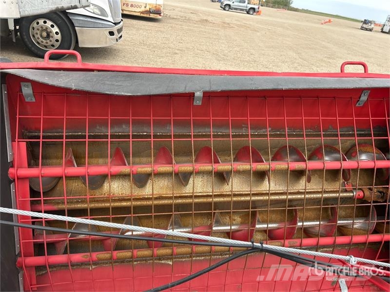 AGI 1394 13 in x 94 ft Swing Grain Auger (Inoperable) Attrezzature di trasporto