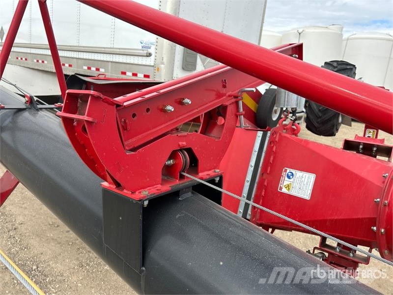 AGI 1394 13 in x 94 ft Swing Grain Auger (Inoperable) Attrezzature di trasporto