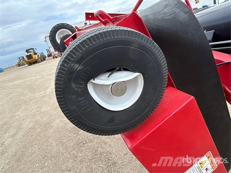 AGI 1394 13 in x 94 ft Swing Grain Auger (Inoperable) Attrezzature di trasporto