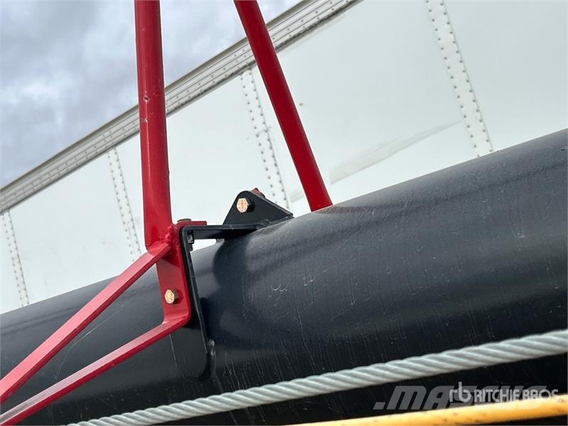 AGI 1394 13 in x 94 ft Swing Grain Auger (Inoperable) Attrezzature di trasporto