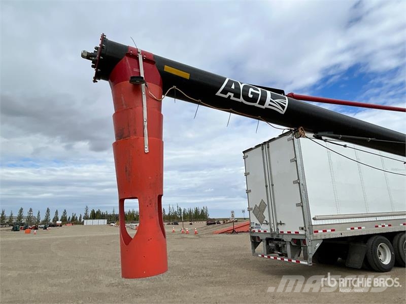 AGI 1394 13 in x 94 ft Swing Grain Auger (Inoperable) Attrezzature di trasporto