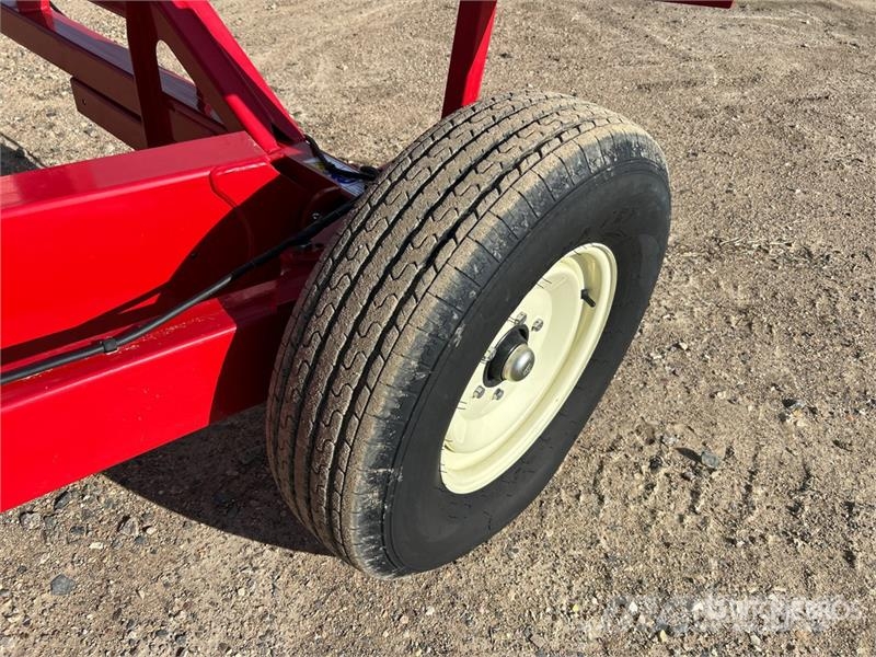 AGI 1394 13 in x 94 ft Swing Grain Auger معدات نقل