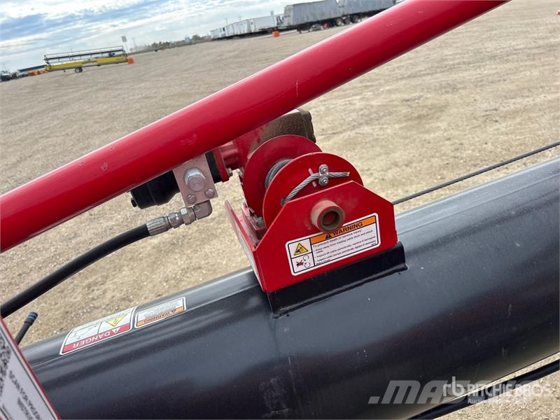 AGI 1394 13 in x 94 ft Swing Grain Auger (Inoperable) Attrezzature di trasporto