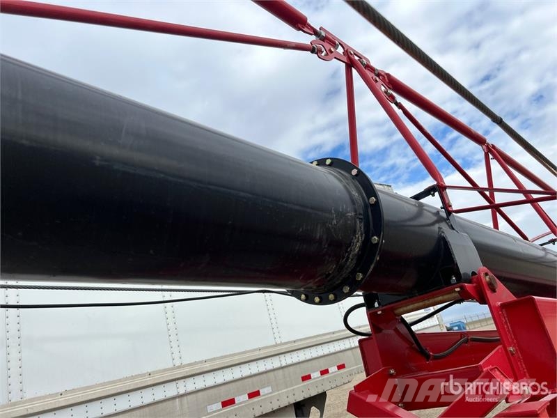 AGI 1394 13 in x 94 ft Swing Grain Auger (Inoperable) Attrezzature di trasporto