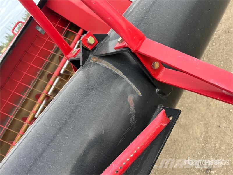 AGI 1394 13 in x 94 ft Swing Grain Auger (Inoperable) Attrezzature di trasporto