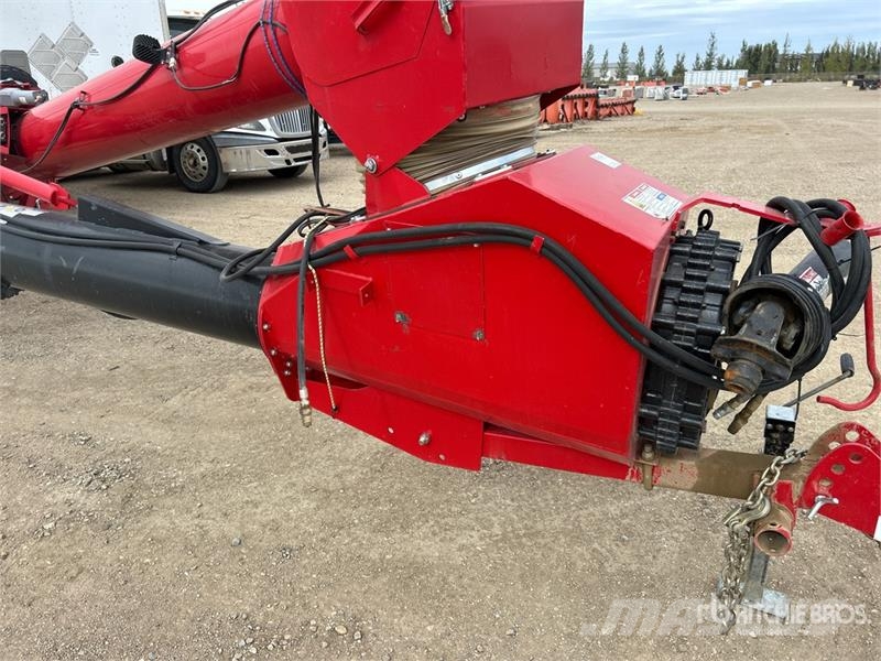 AGI 1394 13 in x 94 ft Swing Grain Auger (Inoperable) Attrezzature di trasporto