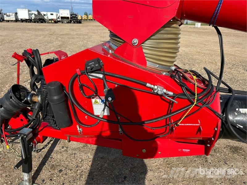 AGI 1394 13 in x 94 ft Swing Grain Auger معدات نقل