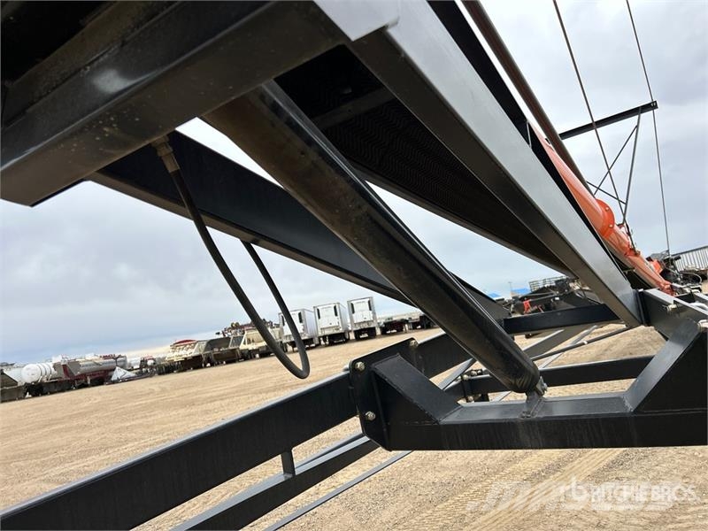 AGI BCX15100SD 15 in x 100 ft Swing Grain Conveyor معدات نقل
