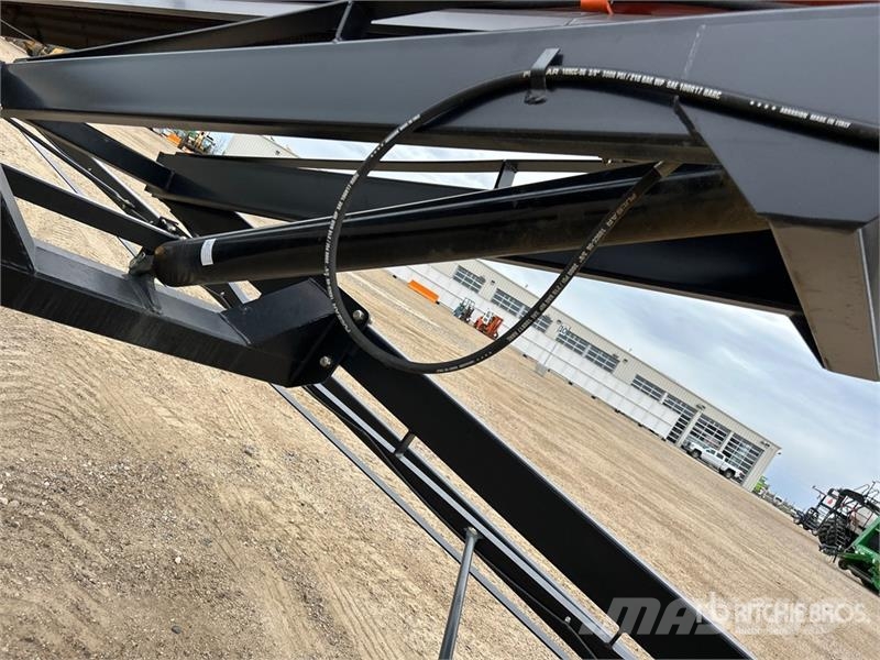 AGI BCX15100SD 15 in x 100 ft Swing Grain Conveyor معدات نقل