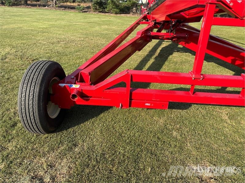 AGI X13-84 13 in x 84 ft Telescopic Swing Grain Auger 운반 장비