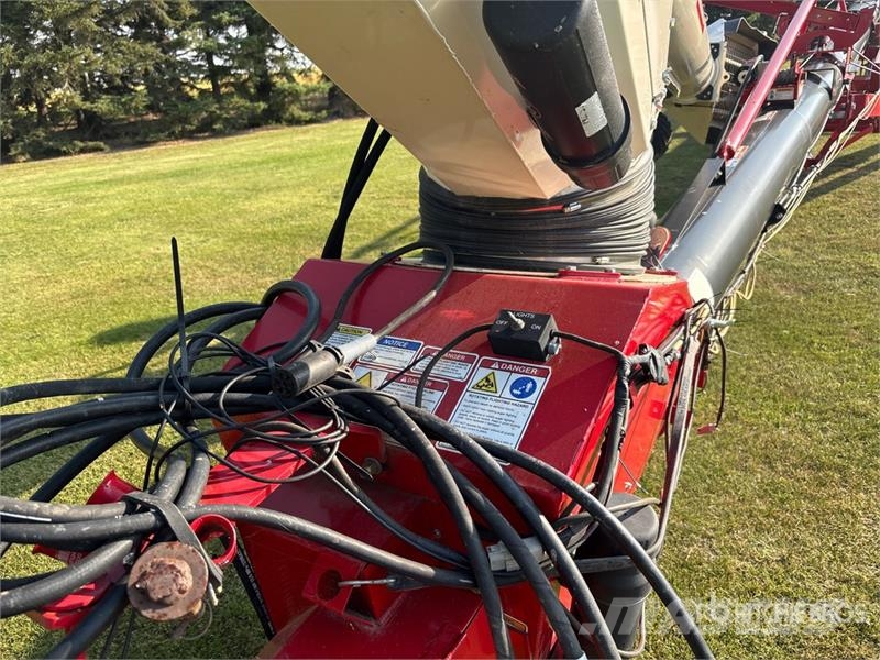 AGI X13-84 13 in x 84 ft Telescopic Swing Grain Auger 운반 장비