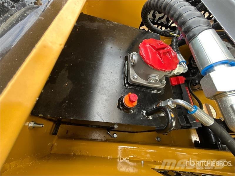 AGT MX-MRT14 Mini Compact Track Loader (Unused) スキッドステアローダー