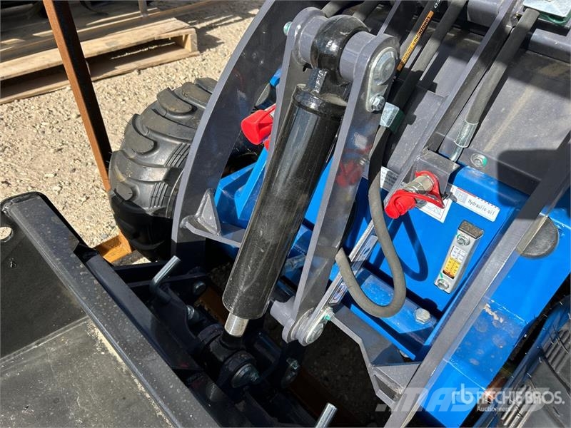 AGT MX-MRW14 Mini Skid Steer Loader (Unused) لوادر انزلاقية التوجيه