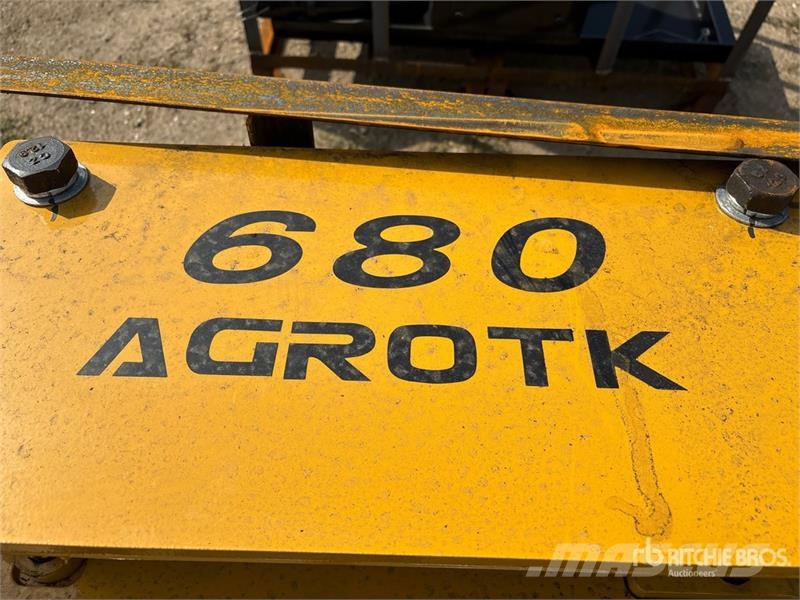AGT PD680-PZ 48 in Skid Steer Post Driver (Unused) Fencing equipment