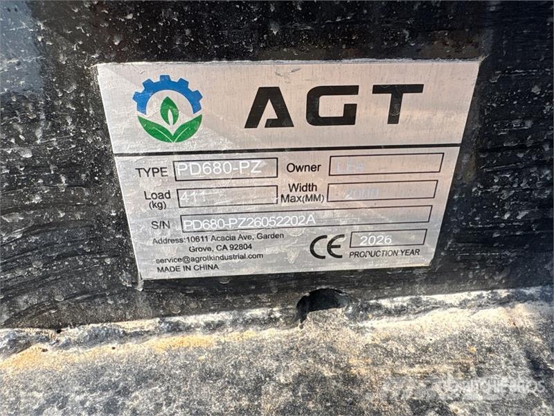AGT PD680-PZ Skid Steer Post Driver (Unused) Equipement de clôture