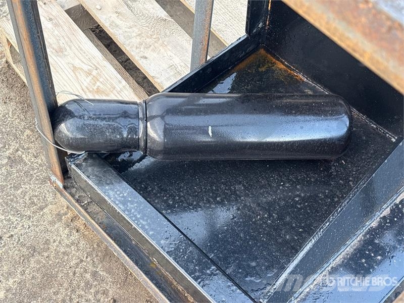 AGT PD680-PZ Skid Steer Post Driver (Unused) Fencing equipment