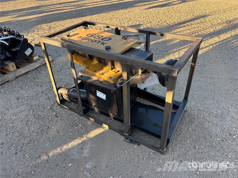 AGT PD680-PZ Skid Steer Post Driver (Unused) 울타리(펜싱) 장비