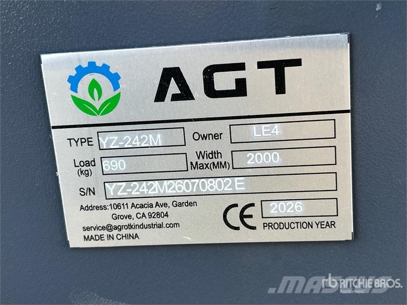 AGT YZ-242M 10000 lb Two-Post Car Lift (Unused) Andre komponenter