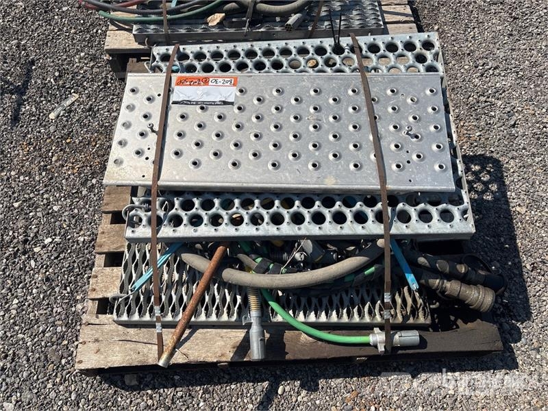 Air Hoses and Steps Ostale kargo komponente