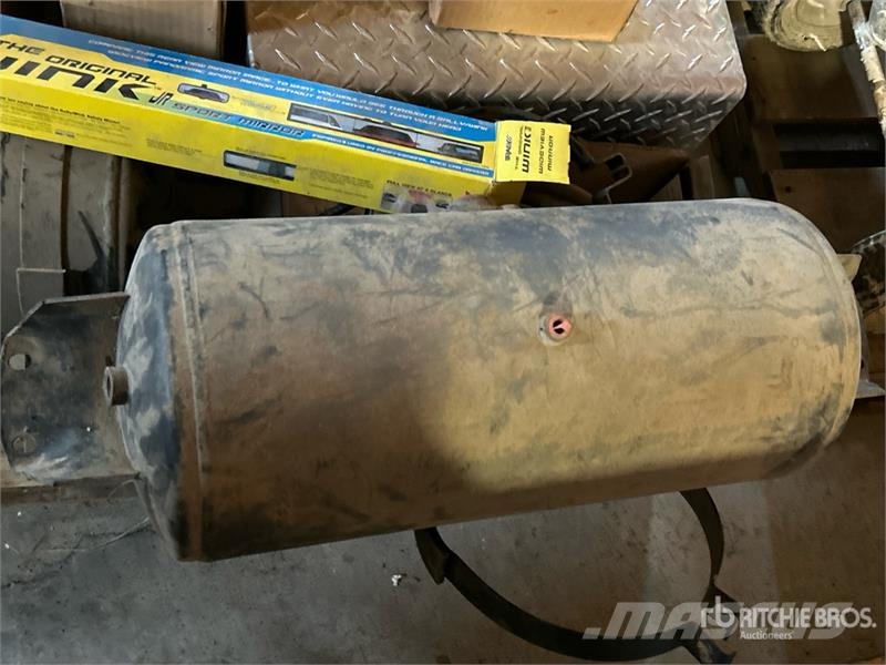 Air Tank, Jigsaw, First Aid Kit, Filters, Trailer 其他組件