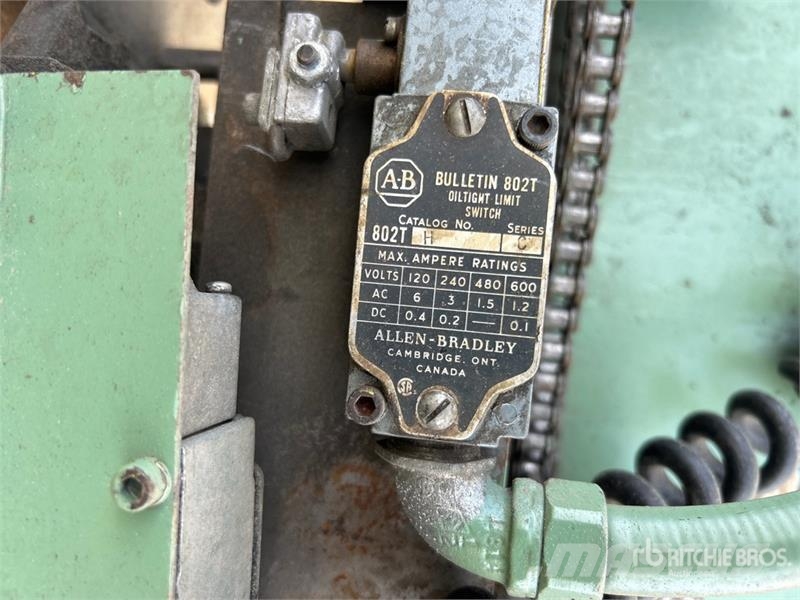 Allen Bradley Metal Punch Machine معدات البناء - غير ذلك