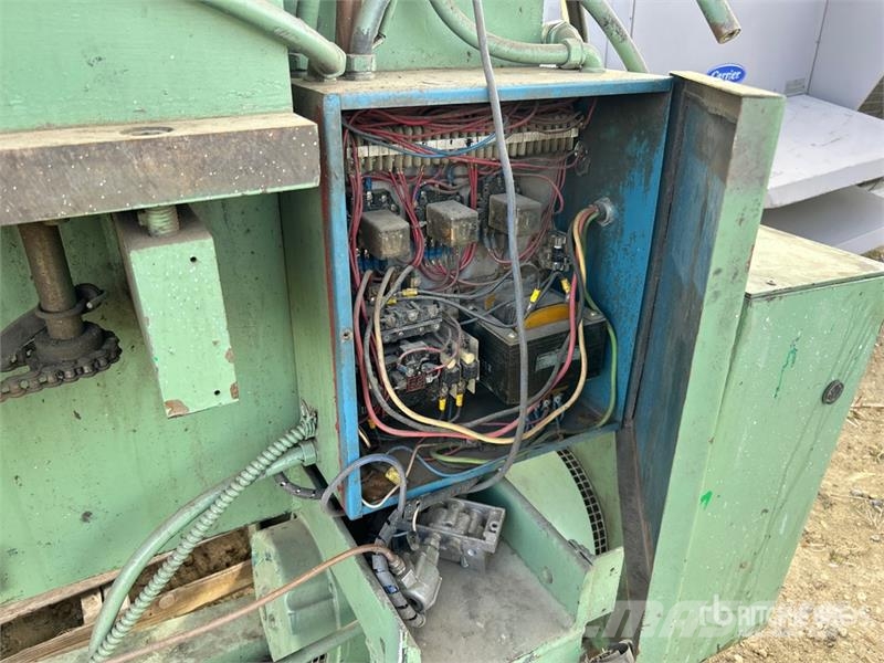 Allen Bradley Metal Punch Machine معدات البناء - غير ذلك
