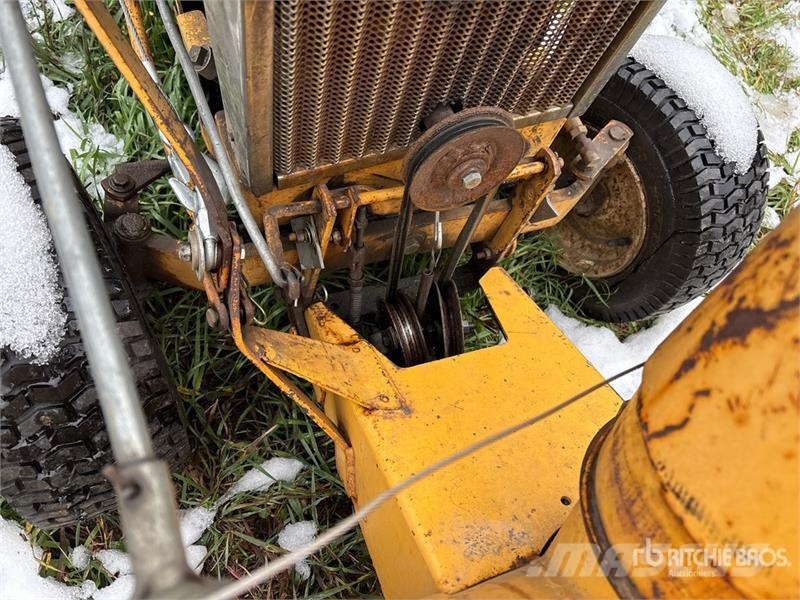 Allis Chalmers Chalmers HB-112 2WD Utility Tractor Compact tractors