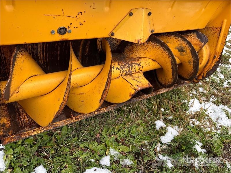 Allis Chalmers Chalmers HB-112 2WD Utility Tractor Compact tractors