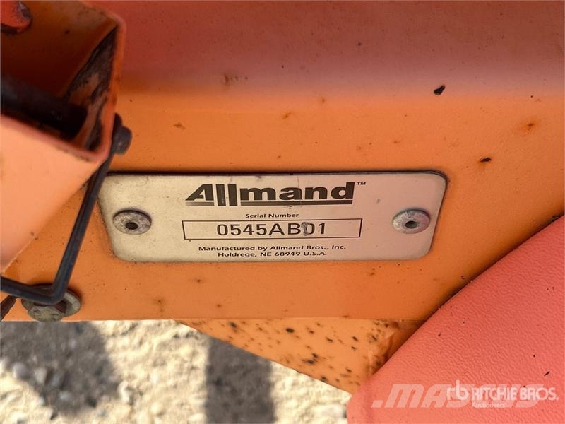 Allmand Arrow Board Kiti kelių tiesimo įrengimai