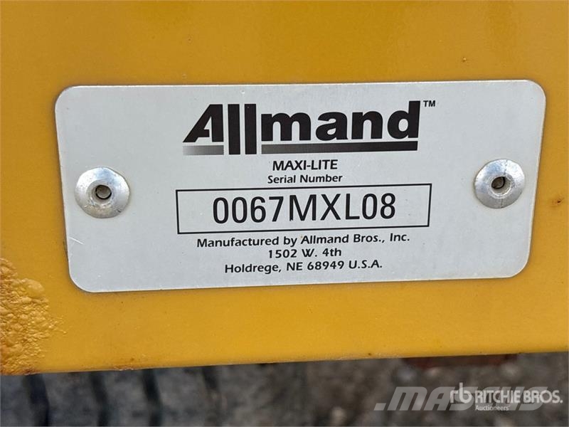 Allmand Maxi-Lite أبراج خفيفة
