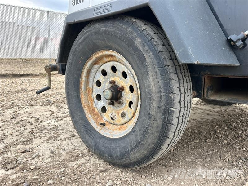 Allmand Maxi-Lite II V-TWR Lichtmasten