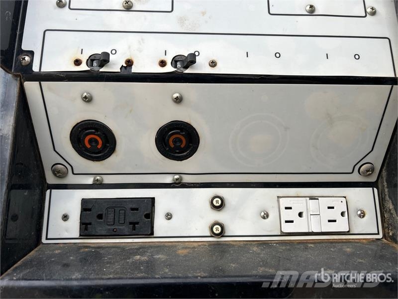 Allmand Maxi-Lite II V-TWR Lichtmasten