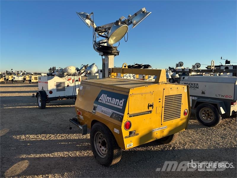 Allmand Maxie-Lite V-TWR 20 kW Light Tower Gaismas torņi
