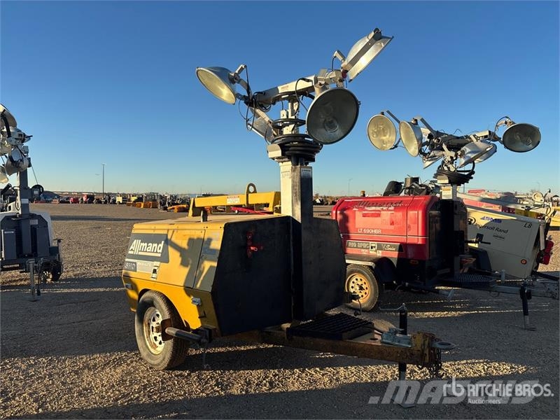 Allmand Maxie-Lite V-TWR 20 kW Light Tower Gaismas torņi