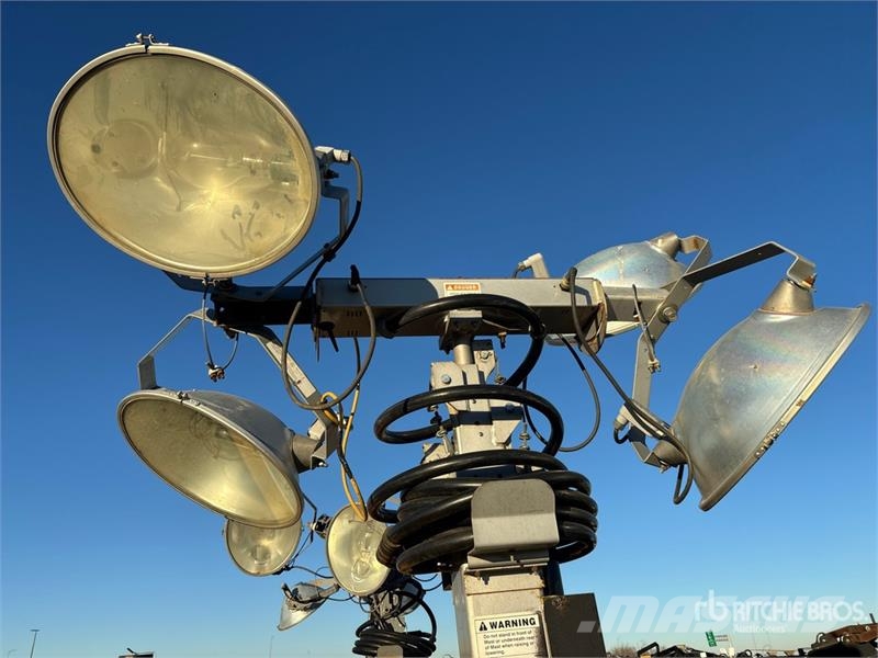 Allmand Maxie-Lite V-TWR 20 kW Light Tower Gaismas torņi
