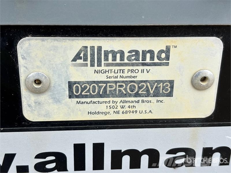 Allmand Night-Lite Pro II V 8 kW Light Tower Torres de luz