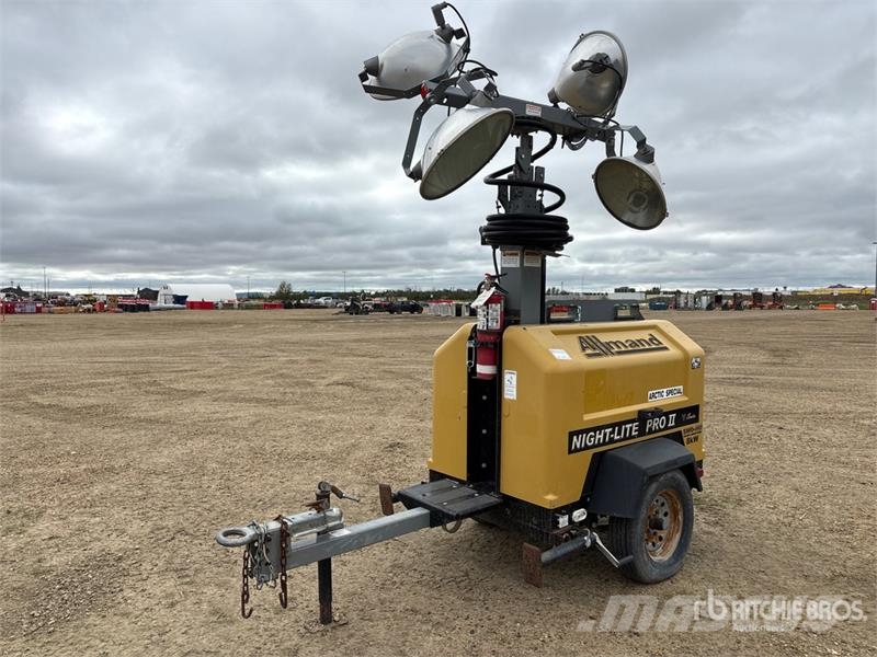 Allmand Night-Lite Pro II V 8 kW Light Tower Torres de luz