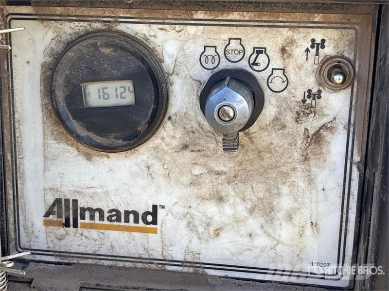 Allmand Night-Lite V-Series NLV 6 kW Light Tower Echipamente de luminare