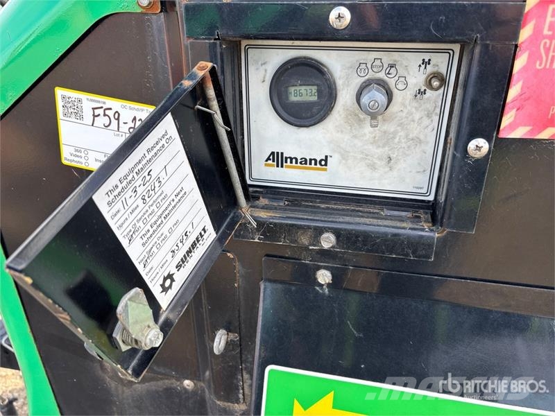 Allmand NLV-K1005C 6 kW Light Tower 照明燈