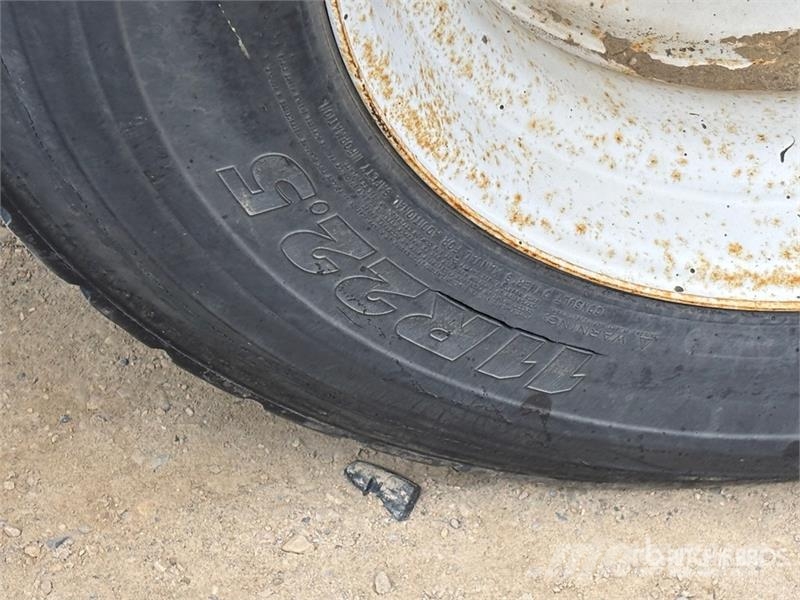 Almix Tri/A 20000 gal Asphalt Tank Trailer مقطورات ذات صهاريج