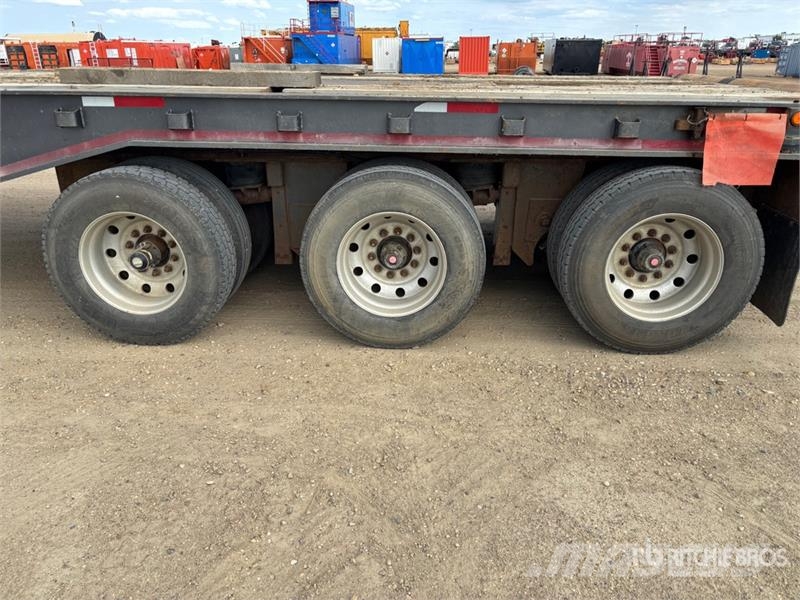 Altek 52 ft 24-Wheel Flatbed Oilfield Trailer معدات التجهيز