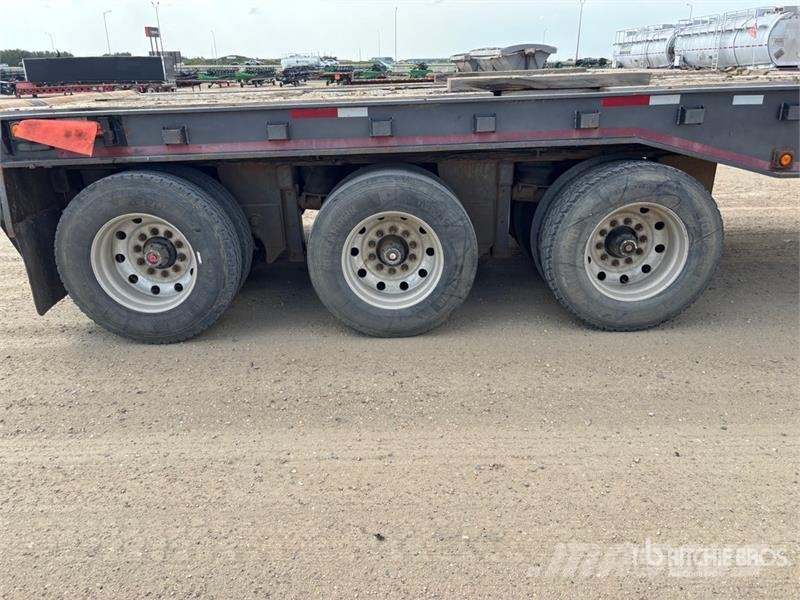Altek 52 ft 24-Wheel Flatbed Oilfield Trailer معدات التجهيز