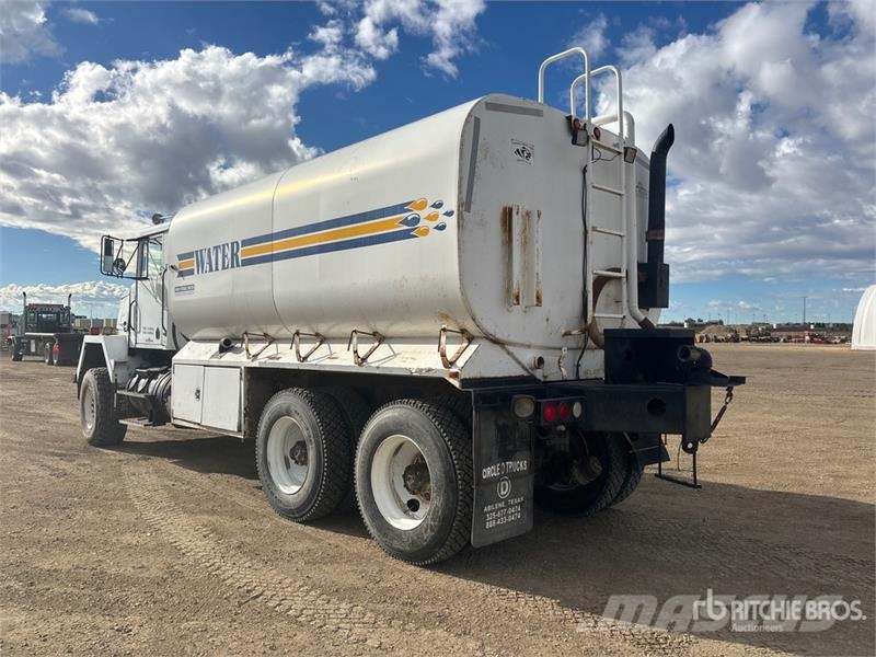 AM General M916 100 bbl 6x6 Water Truck Vesisäiliöautot