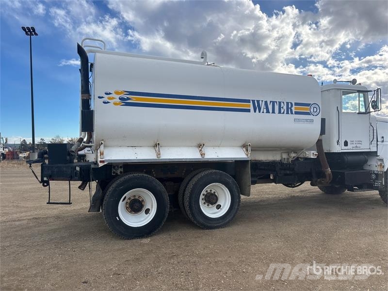 AM General M916 100 bbl 6x6 Water Truck Vesisäiliöautot