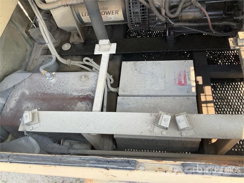 Amida LT5000 أبراج خفيفة
