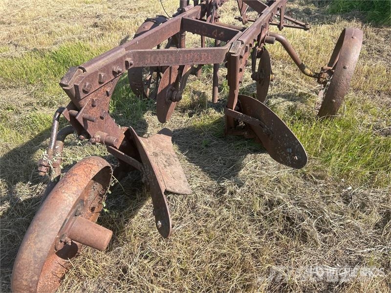 Antique 2 Bottom Plow Maszyny budowlane - Inne