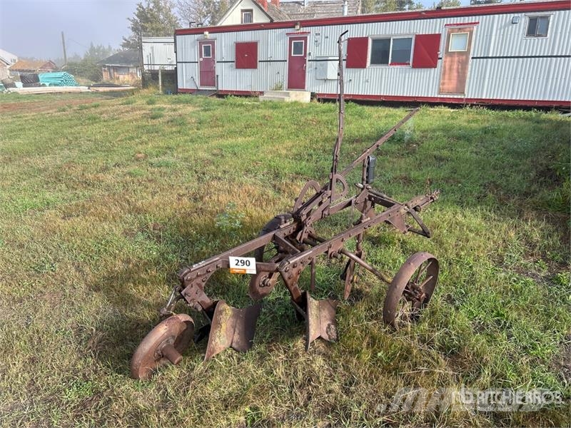  Antique 2 Bottom Plow Građevinarstvo – ostalo