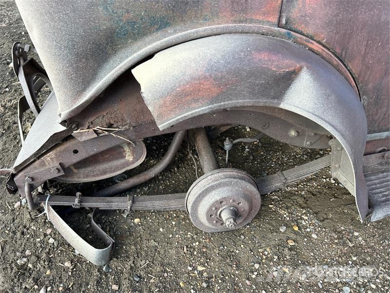 Antique Car (Inoperable) Outros Florestal