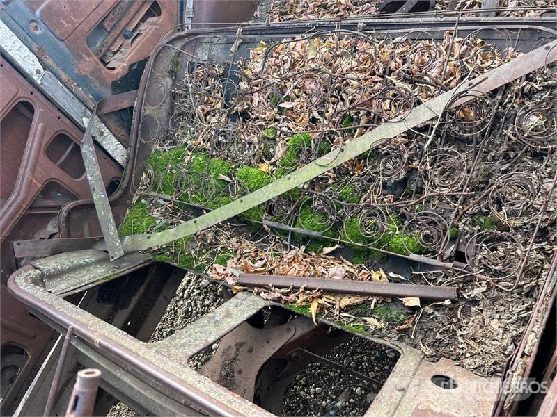 Antique Car (Inoperable) Outros Florestal