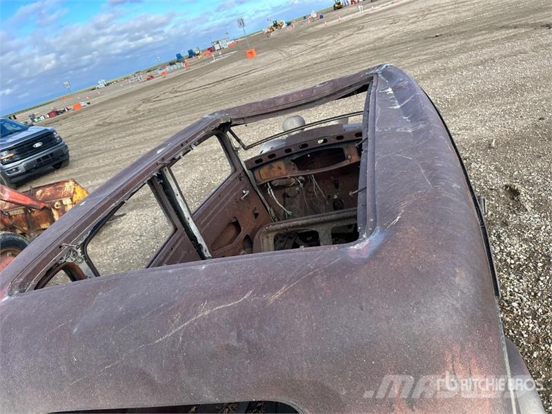 Antique Car (Inoperable) Outros Florestal